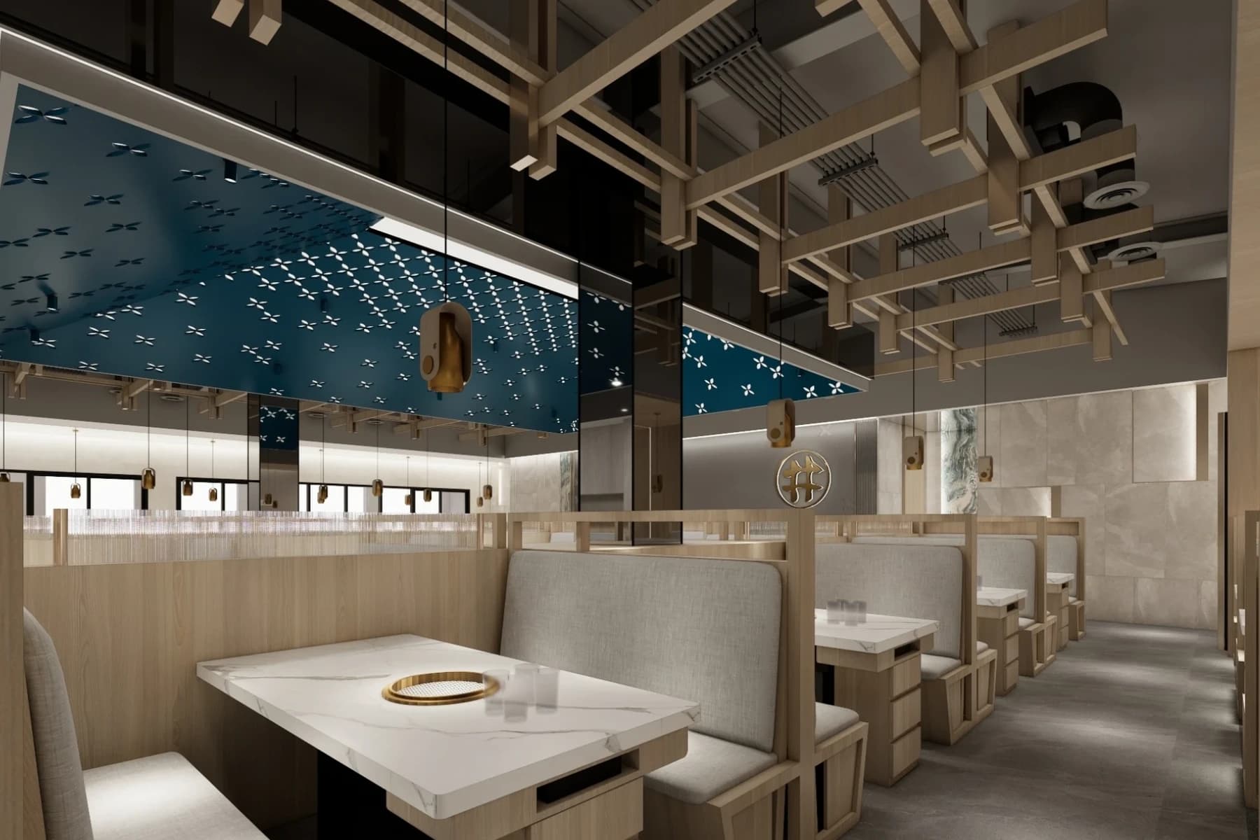 台中燒肉餐廳設計推薦，老井崇德旗艦店二樓空間，傳統木構斗拱的當代轉譯與藍綠色鏤空穹頂，彰顯餐飲建築尺度。